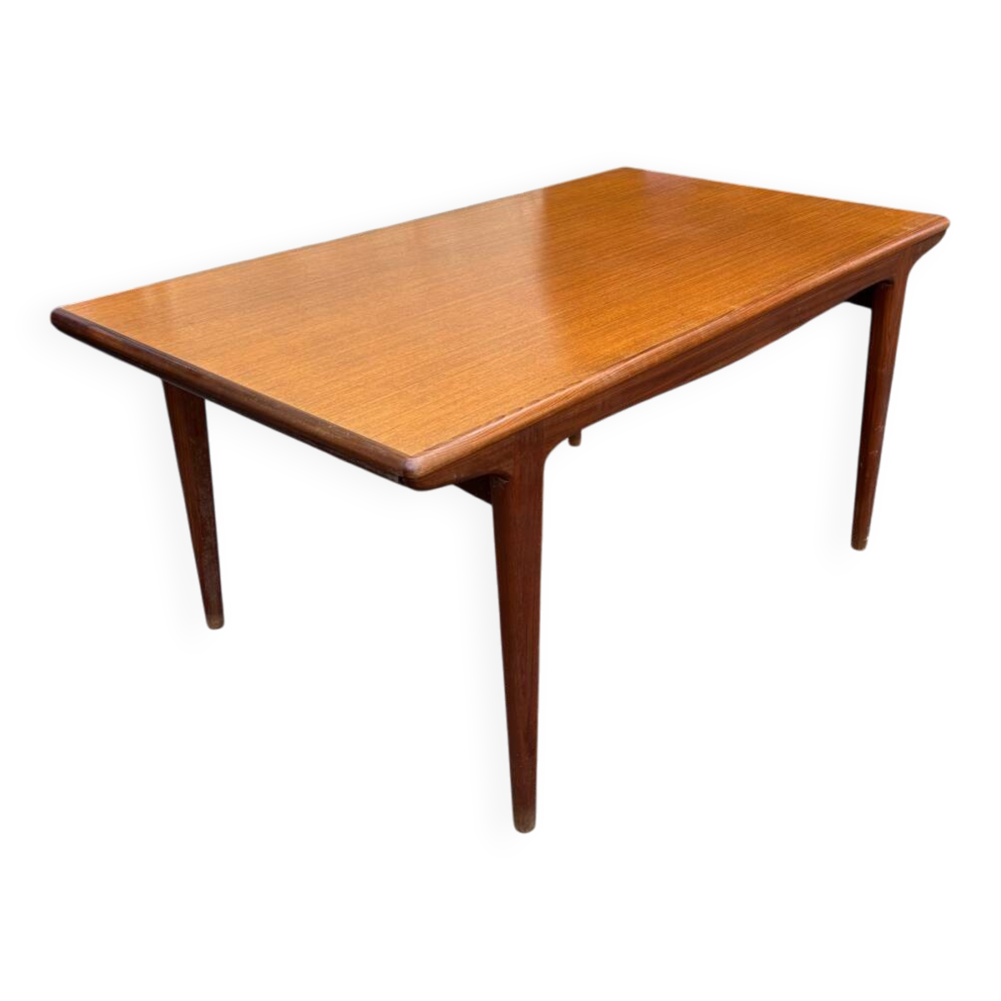 Tricoire and Vecchione extending table