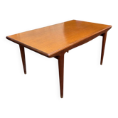 Tricoire and Vecchione extending table