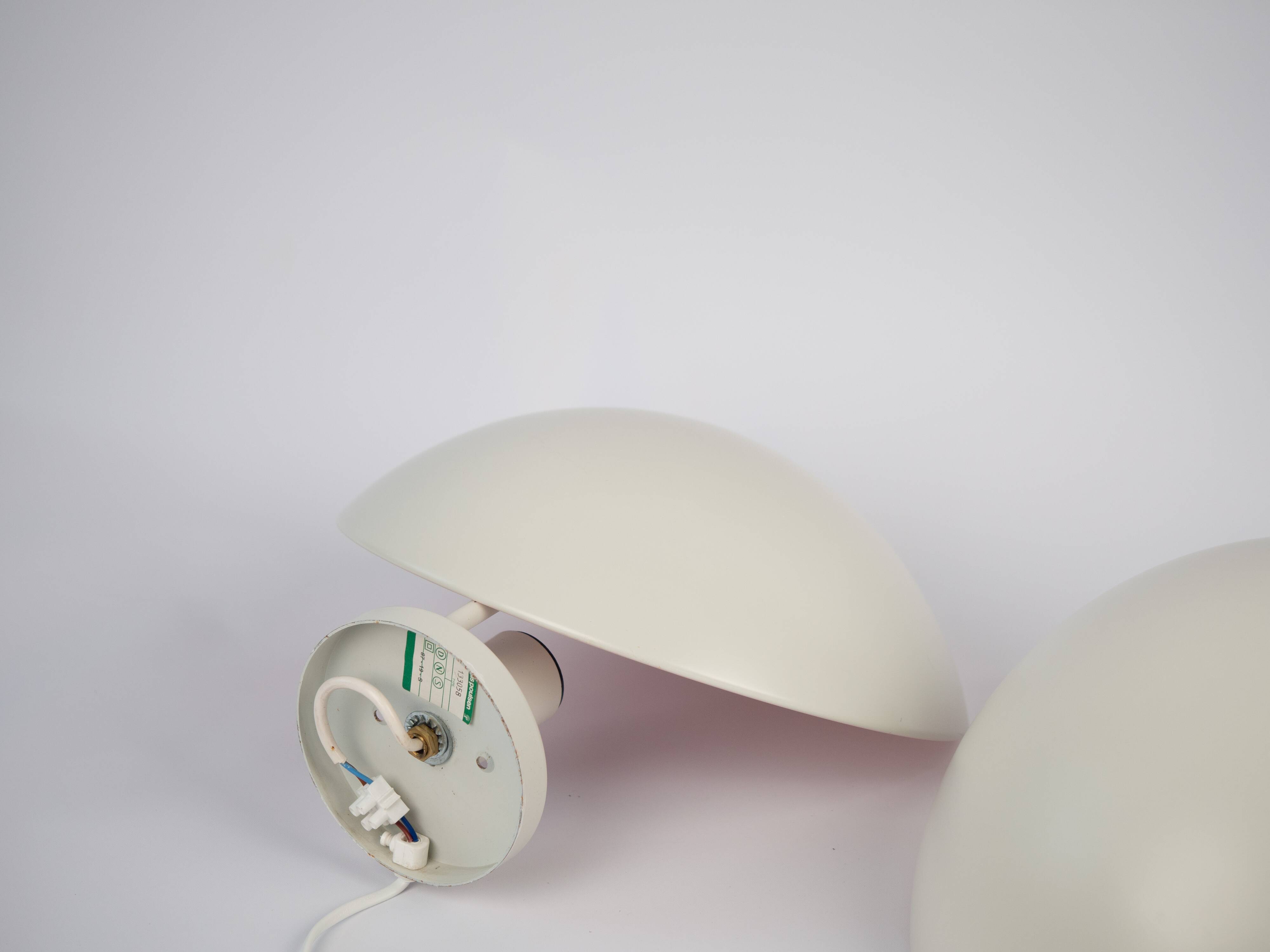 XL Paire d'appliques murales vintage danoises PH HAT par Poul Henningsen, Louis Poulsen, 1961