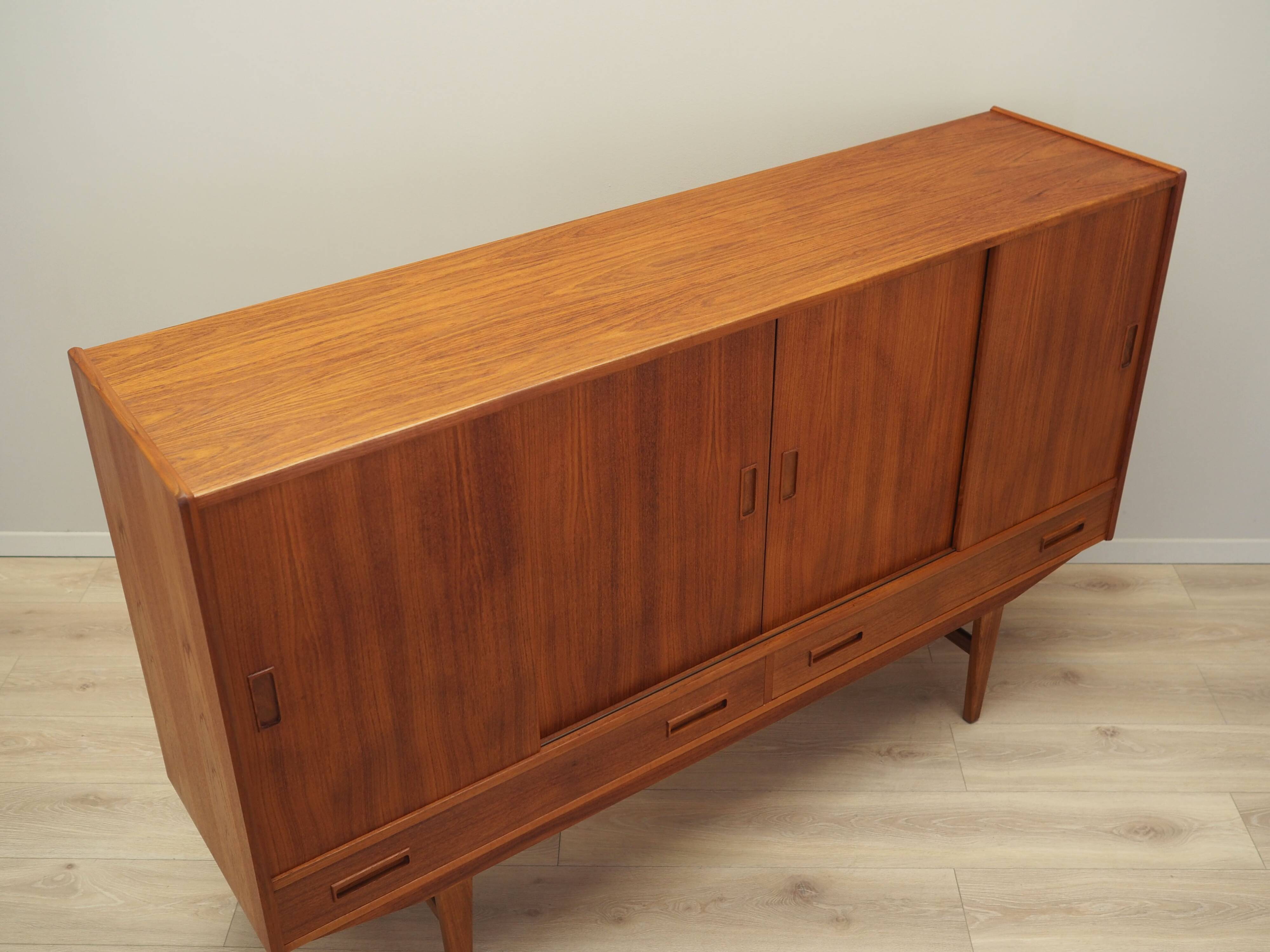 Buffet haut en teck, design danois, années 1970, fabriqué par Børge Dam