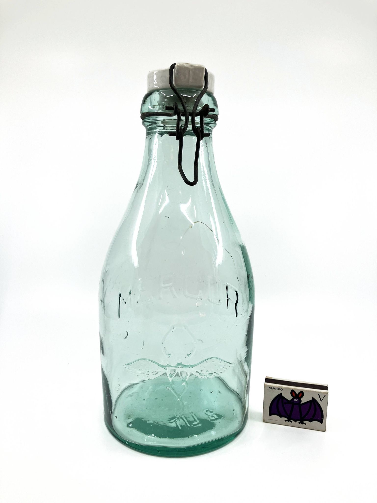 Grande bouteille "Mercur" en verre et bouchon en céramique • 2L • 1930
