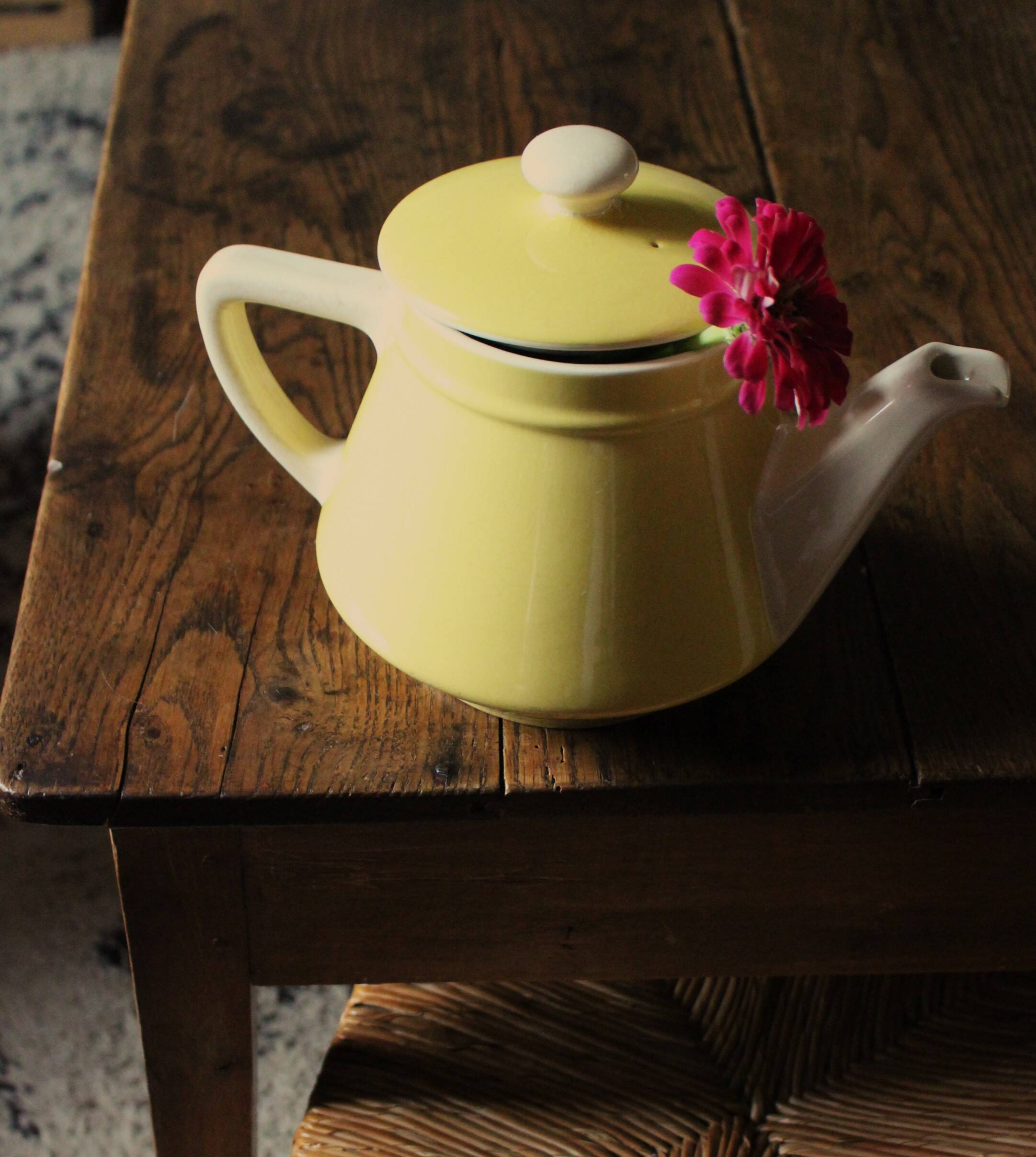 Villeroy Boch yellow earthenware teapot