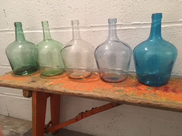 Transparent demijohn, of volume 2l