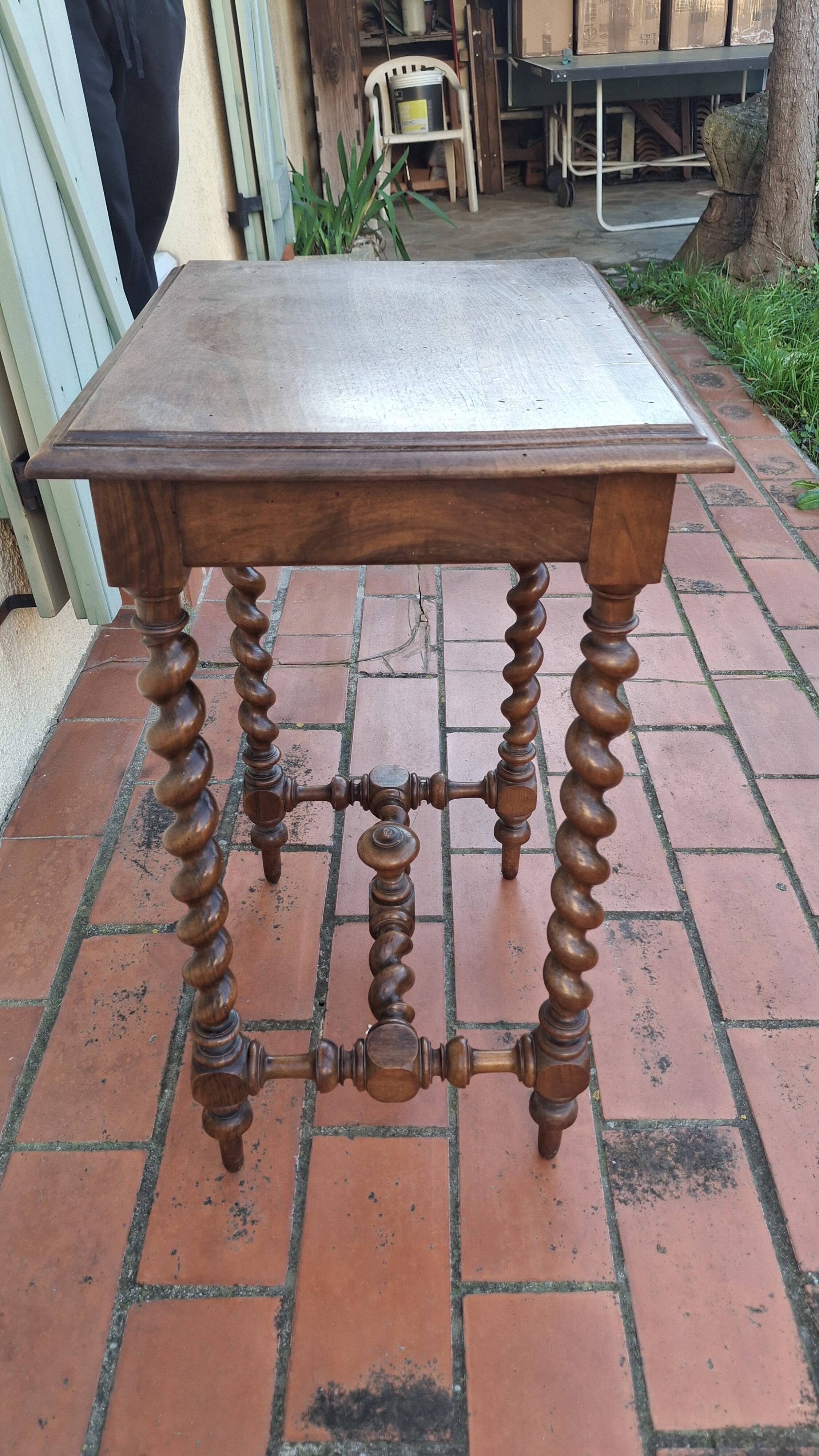 Side table, Louis XIII style console in walnut.