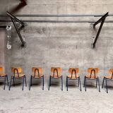 Stackable school chair 32