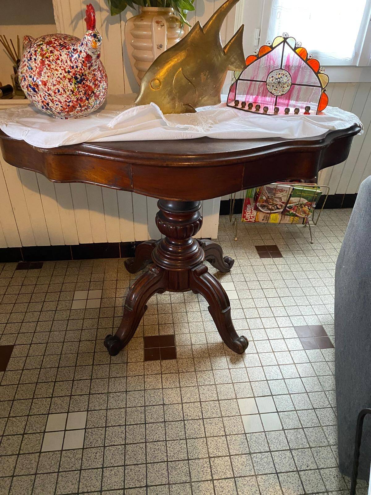 Tripod Side Table in solid wood
