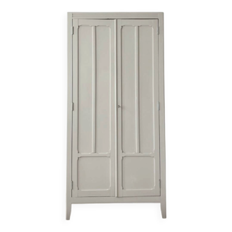 Armoire parisienne rénovée