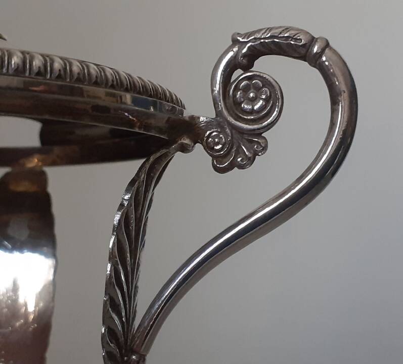 Mustard pot in solid silver and crystal