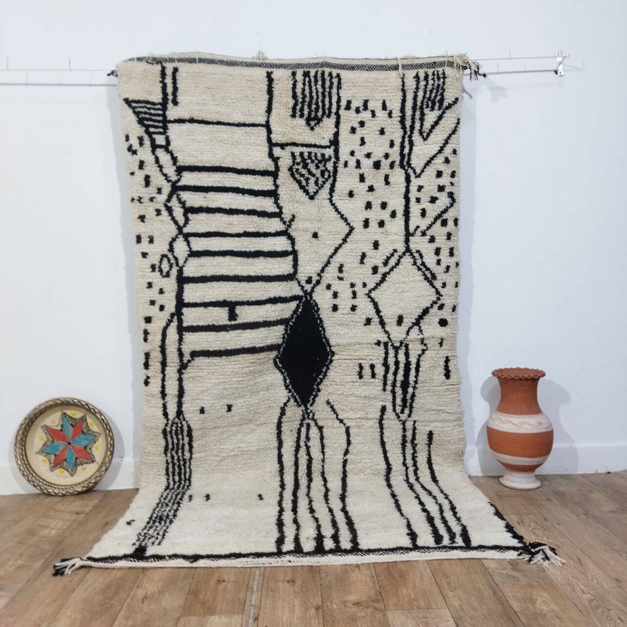 Handmade wool Berber rug 176x152cm