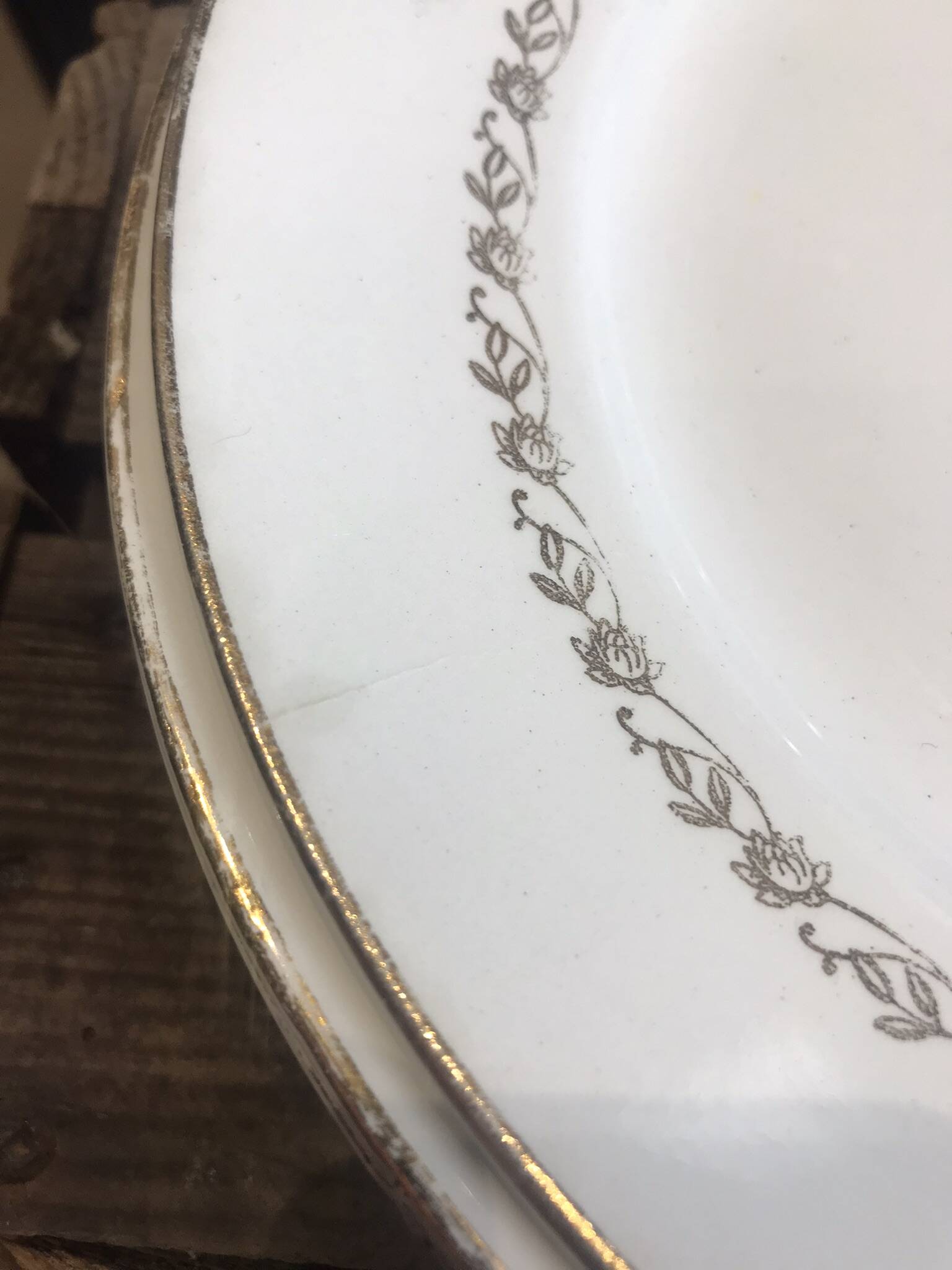 5 flat plates from Moulin des Loups, Orchies