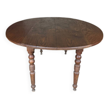 Antique oval drop-leaf table
