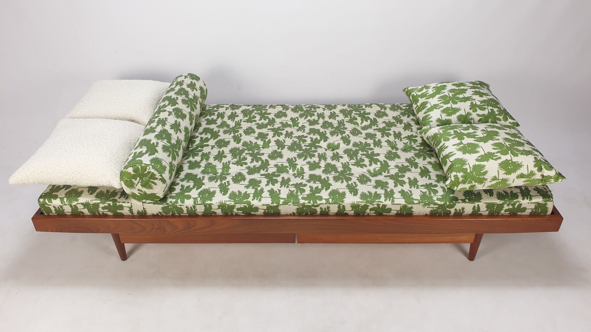 Mid century teak daybed, 1960s
