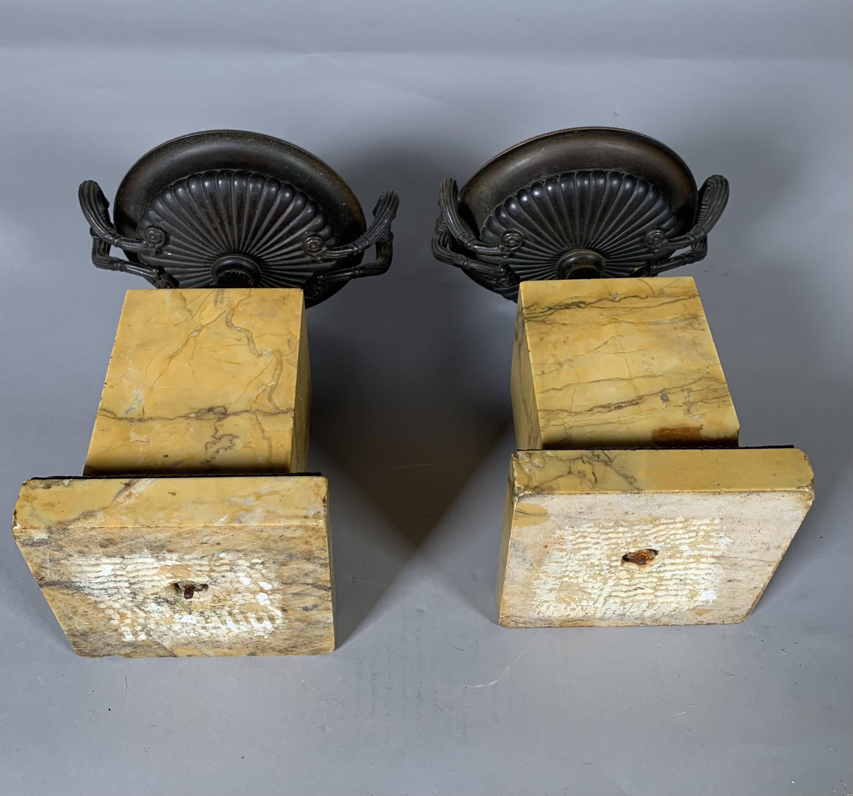 Paire de coupe d'Epoque Charles X en marbre jaune de sienne Restauration