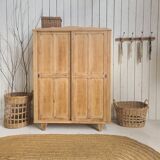 Armoire parisienne