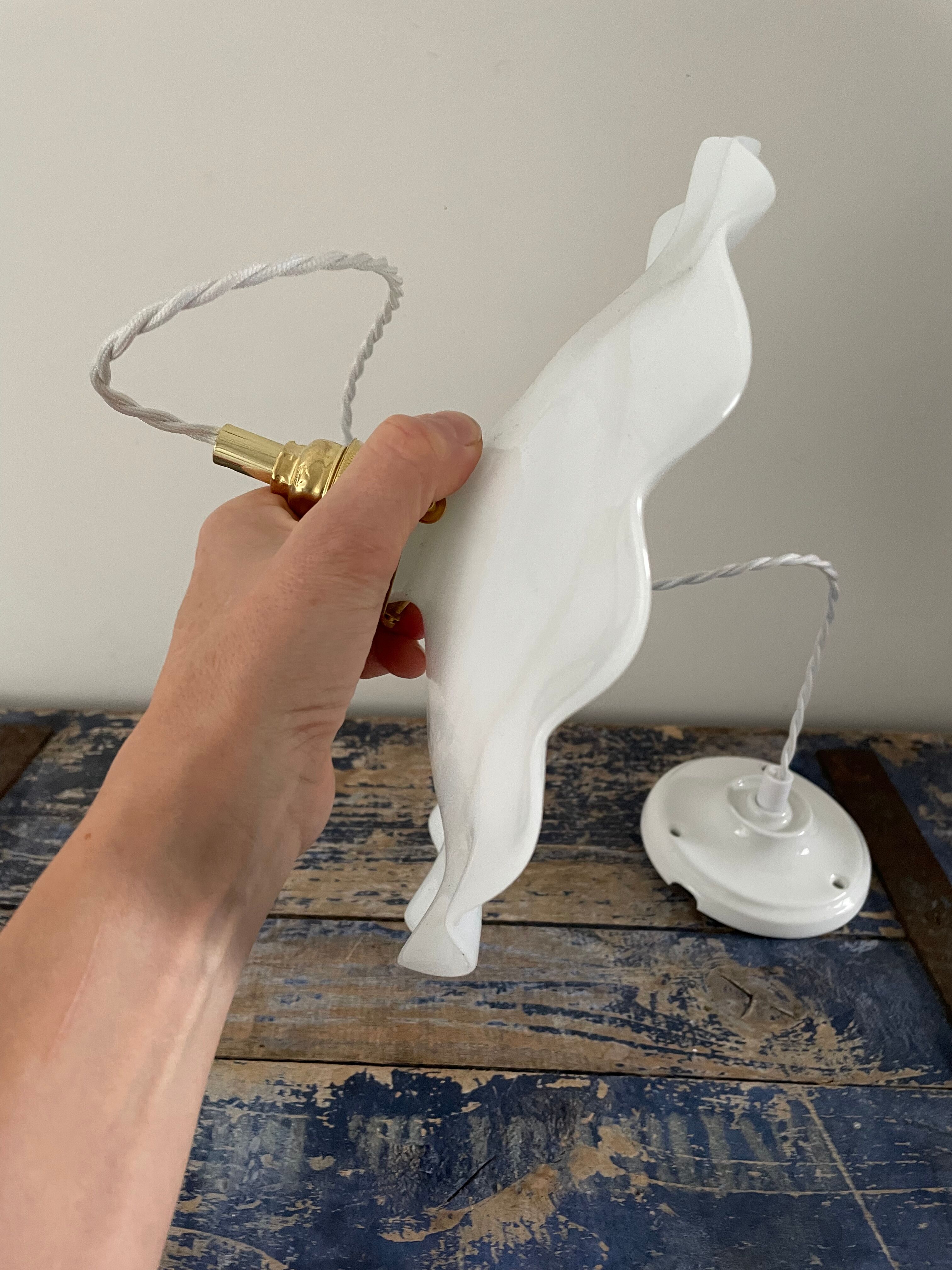 Suspension in new electrified wavy white opaline