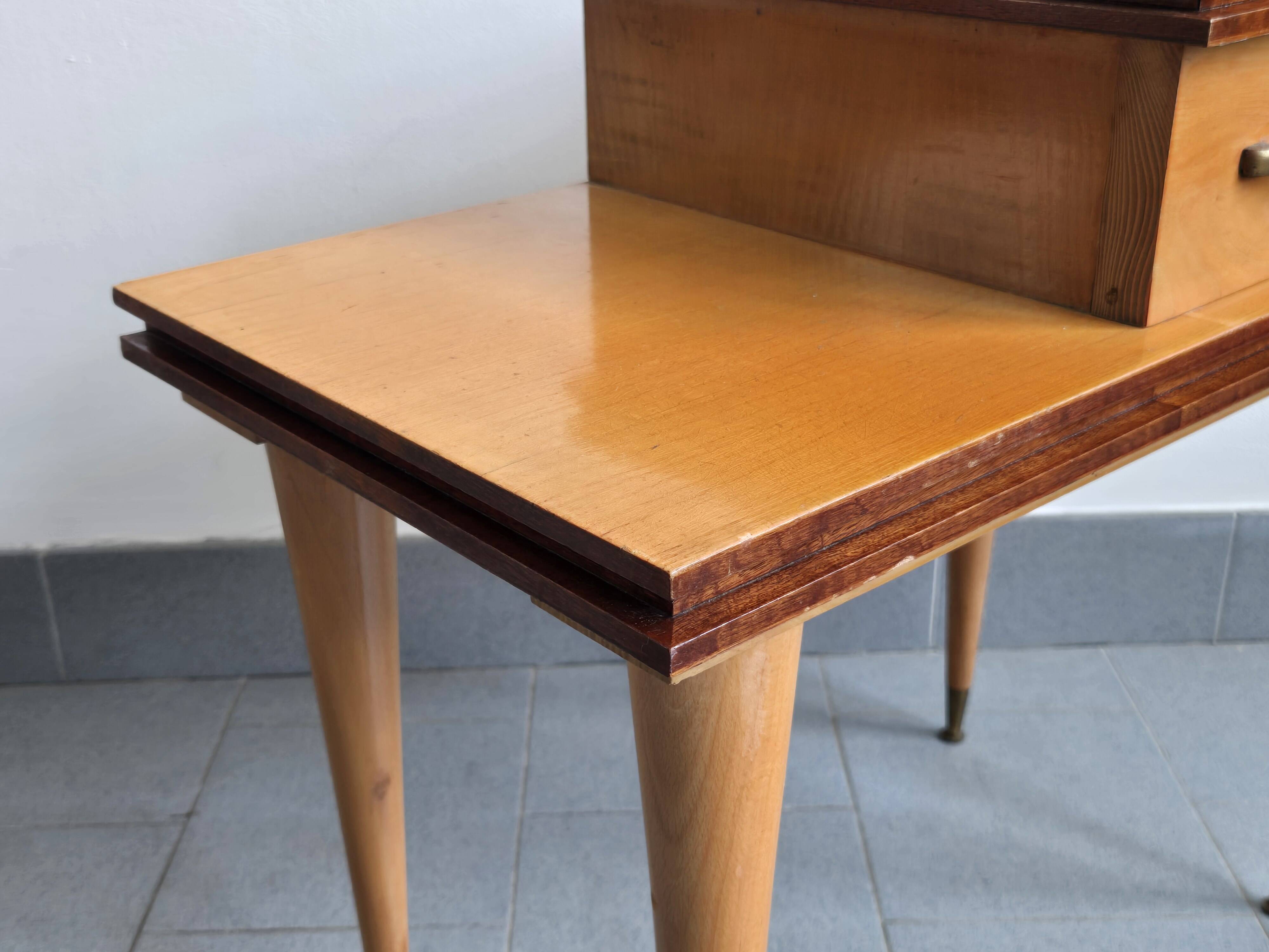 Paire de chevets asymétiques, 1960