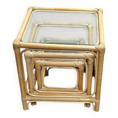 Ensemble de tables gigognes en bambou / plateaux en verre transparent / tables d'appoint / 1970