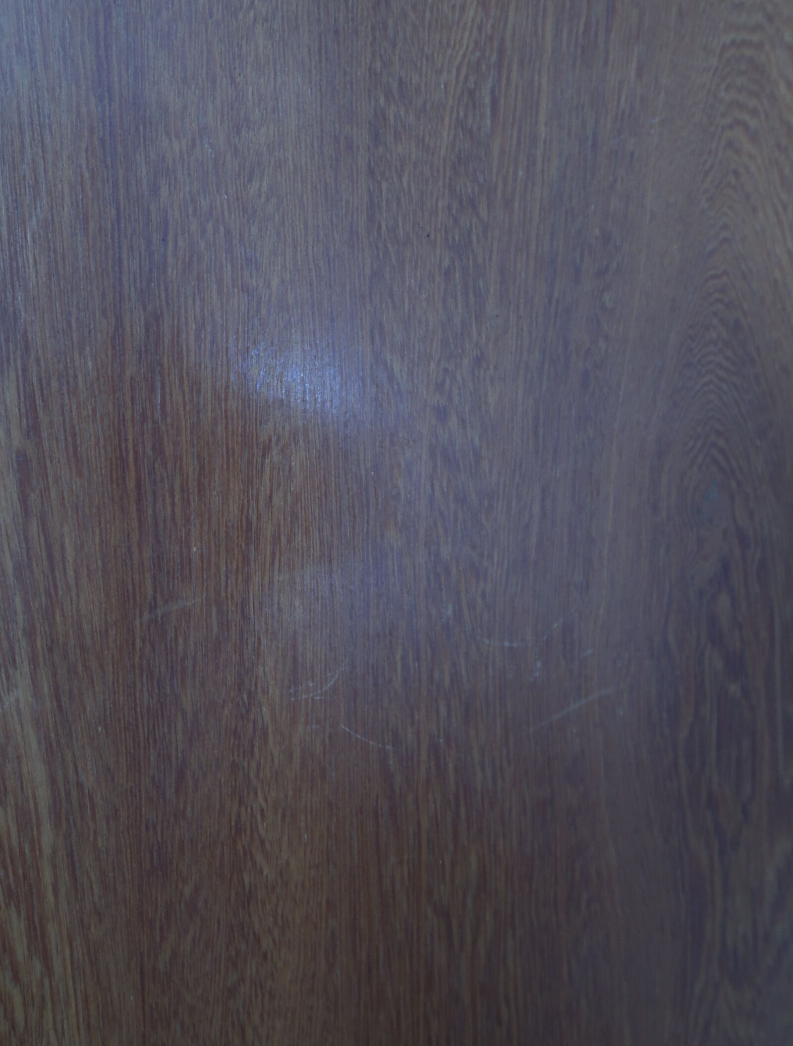 Armoire pieds compas