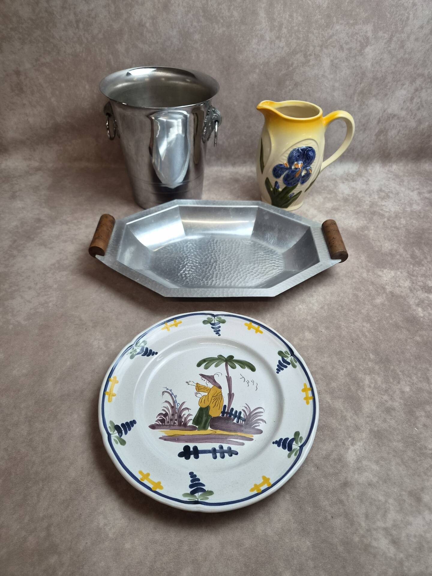 Reserved lot of 4 vintage items.