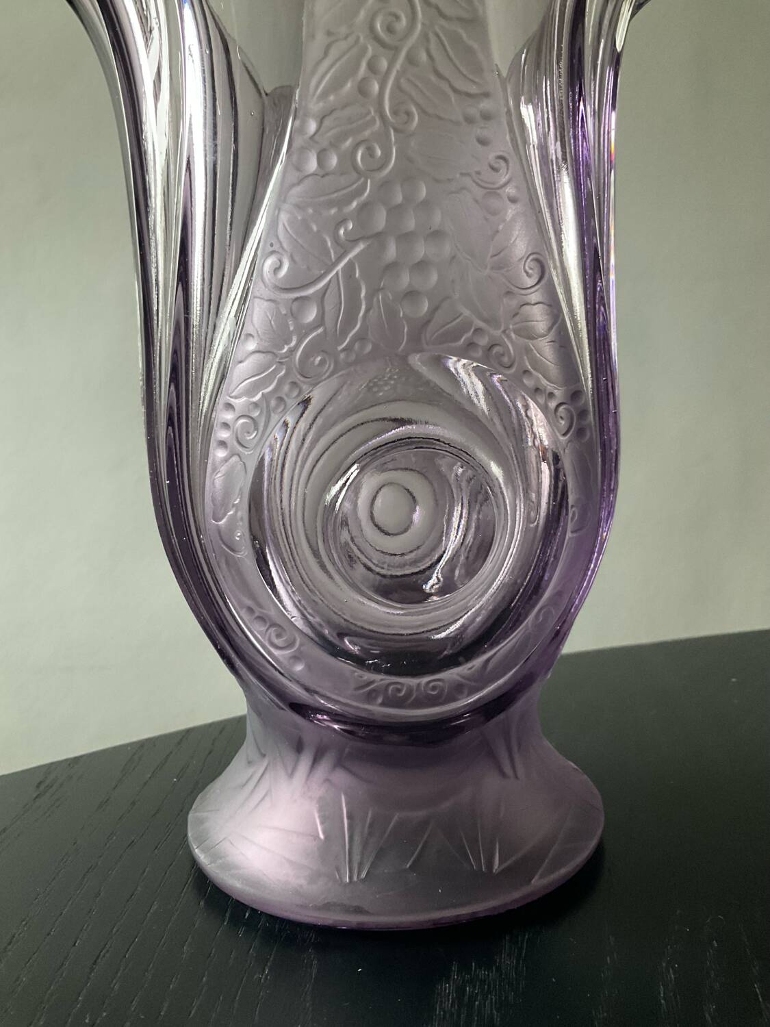Art Deco vase Brockwitz-Germany in violet glass, signed.