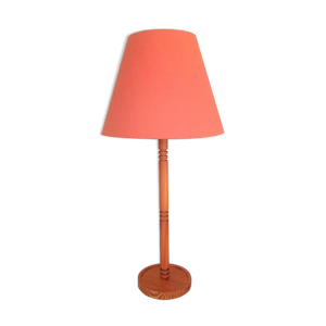 Lampe en pin verni style