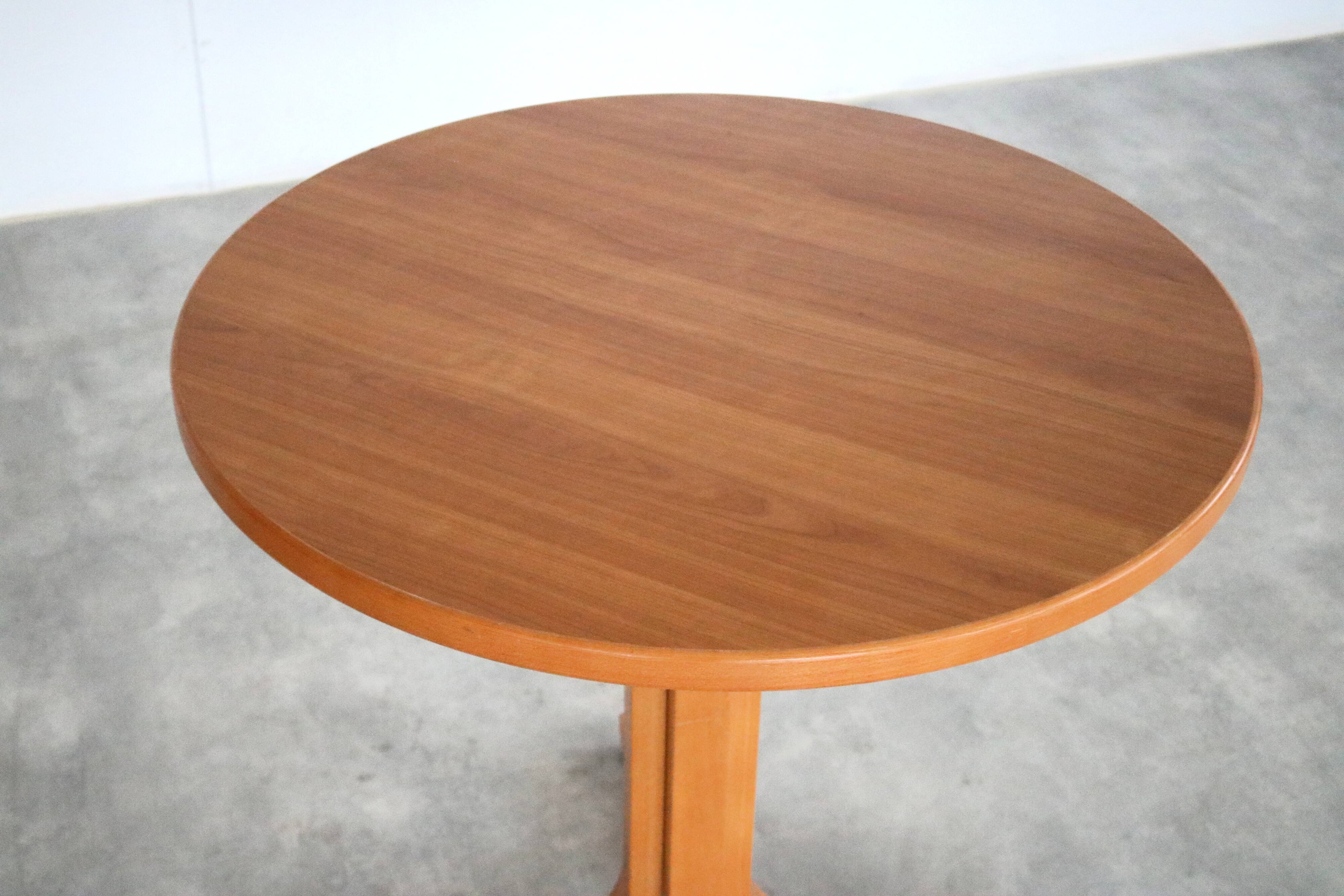 Vintage round dining table | table | bistro table | 1970s