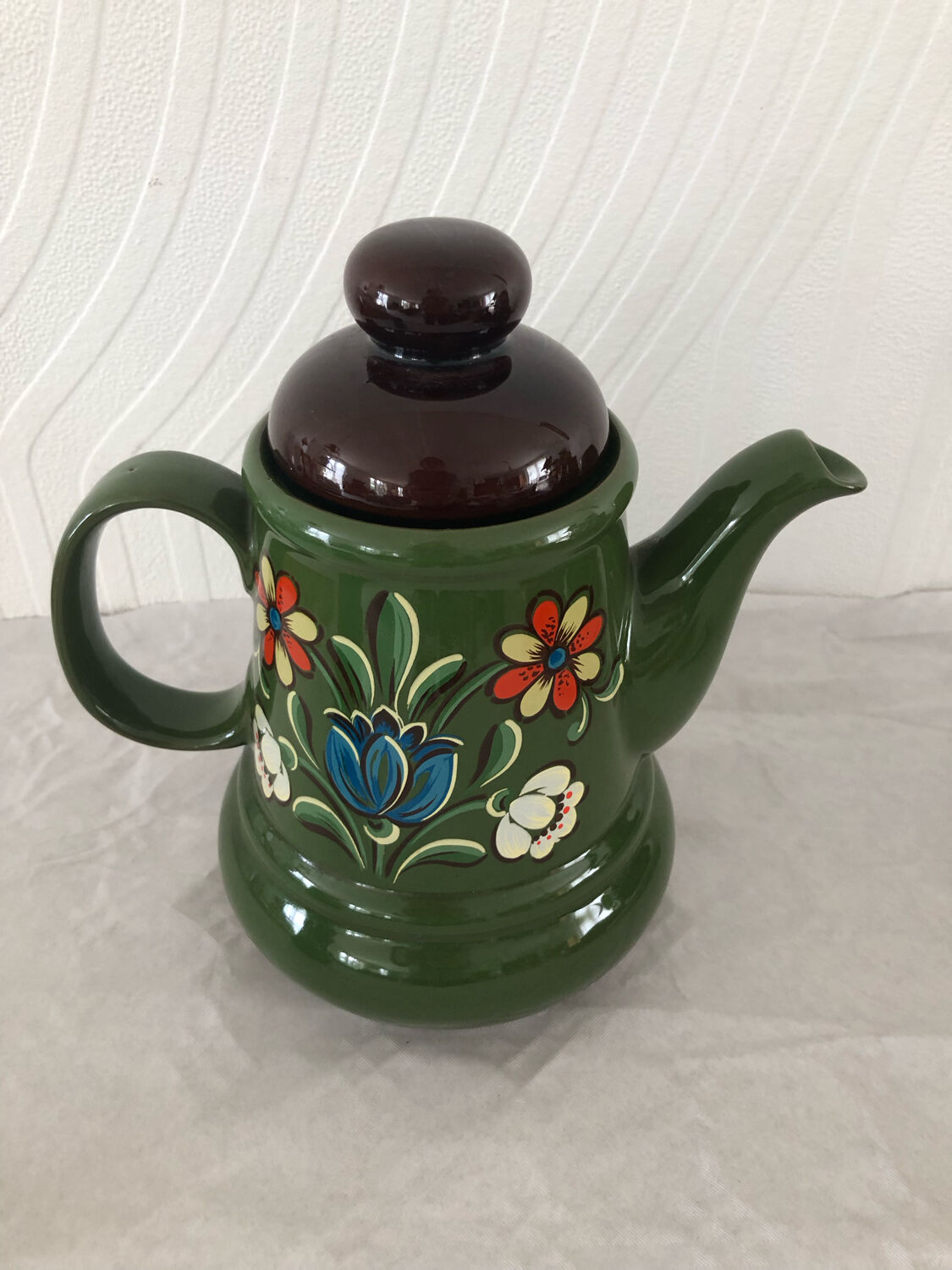 Set with coffee maker sugar milk pot and vintage Winterling plates