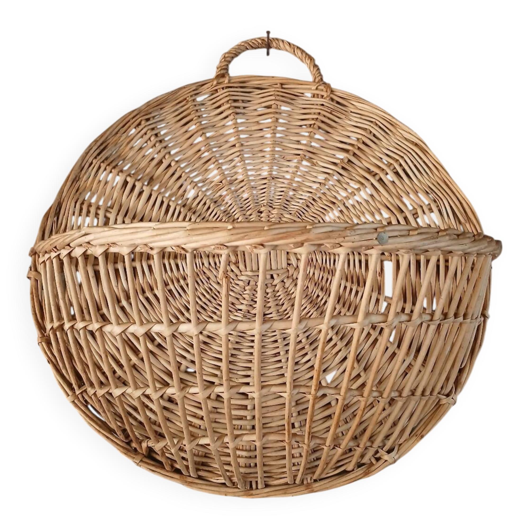 Rattan/wicker wall basket