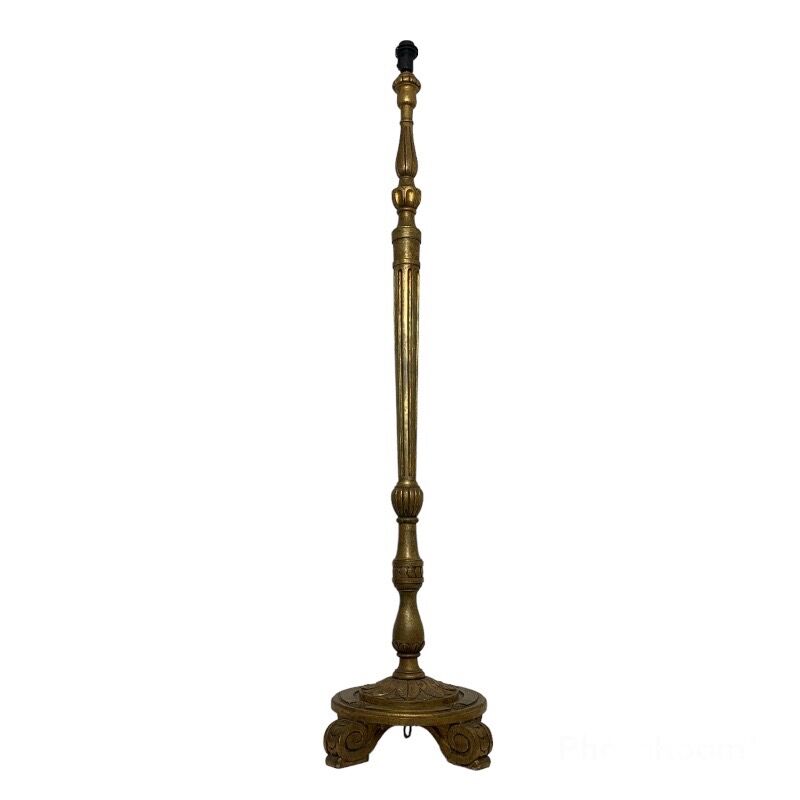 Lampadaire en bois doré début XXe