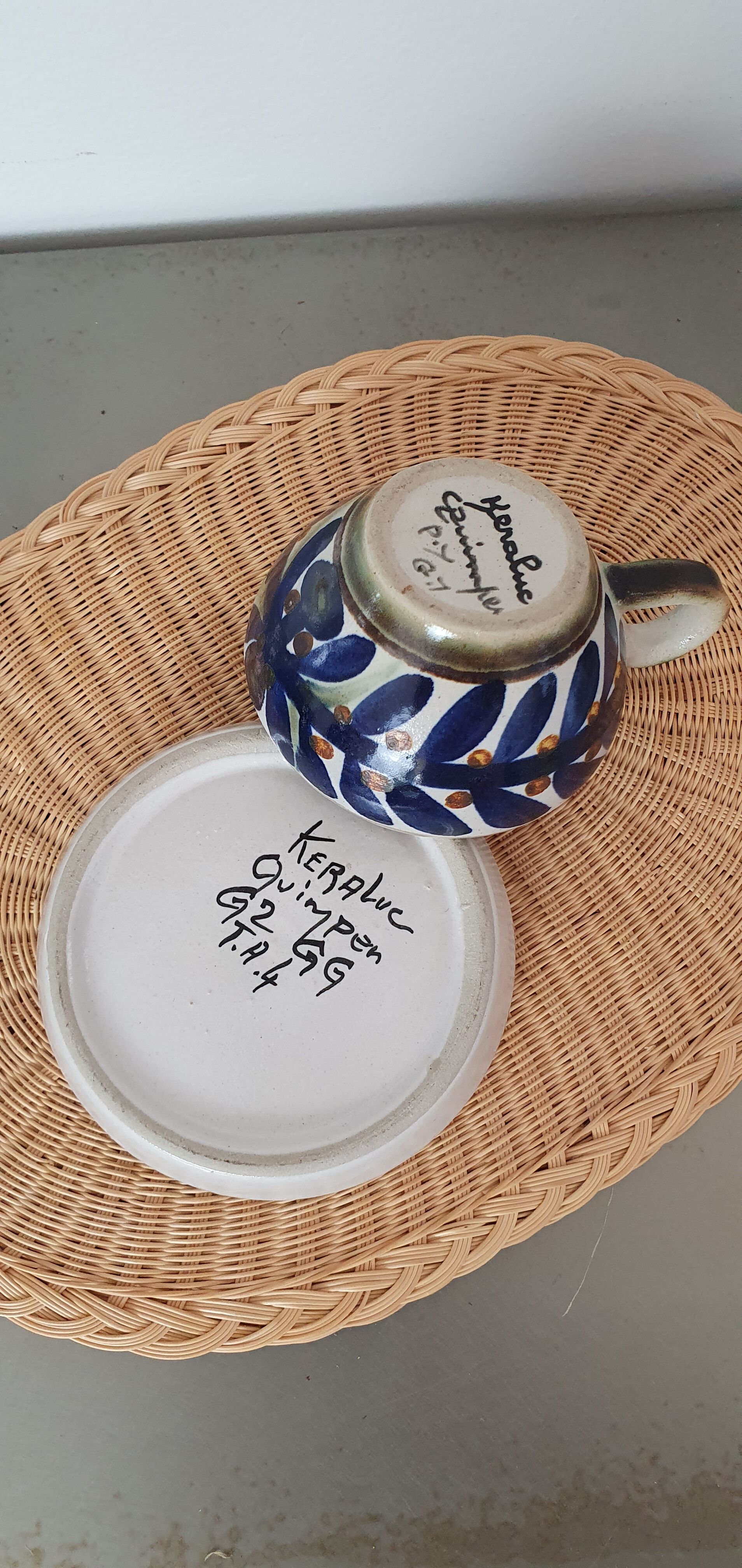 Coffee cups or tea