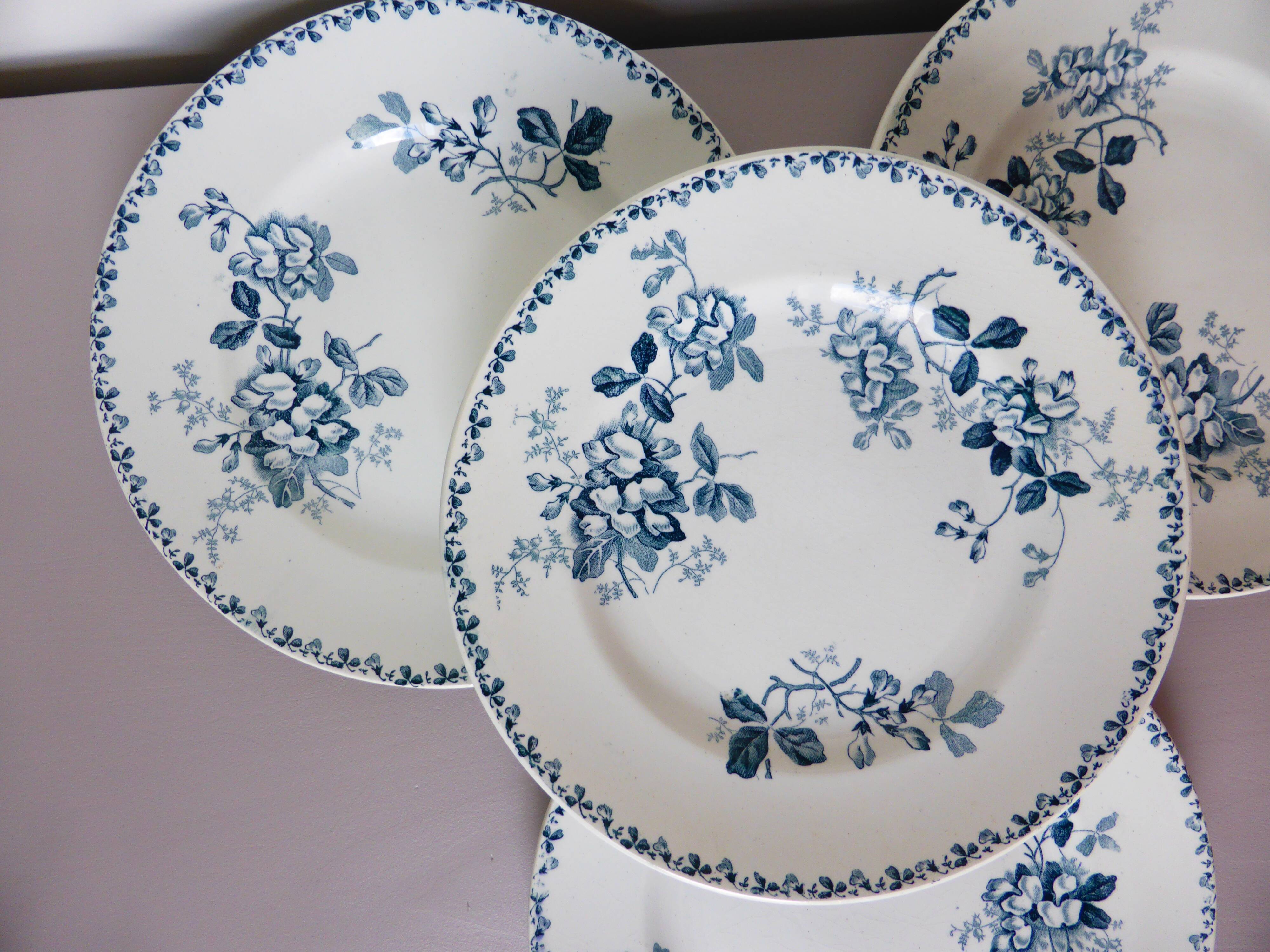 4 flat plates in iron earth St Amand and Hamage model Acacia 2008162