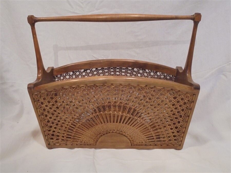 Porte-revues en bois et cannage