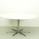 Set of 6 Arne Jacobsen 3207 Armchairs and Dining Table A826 by  Arne Jacobsen for Fritz Hansen