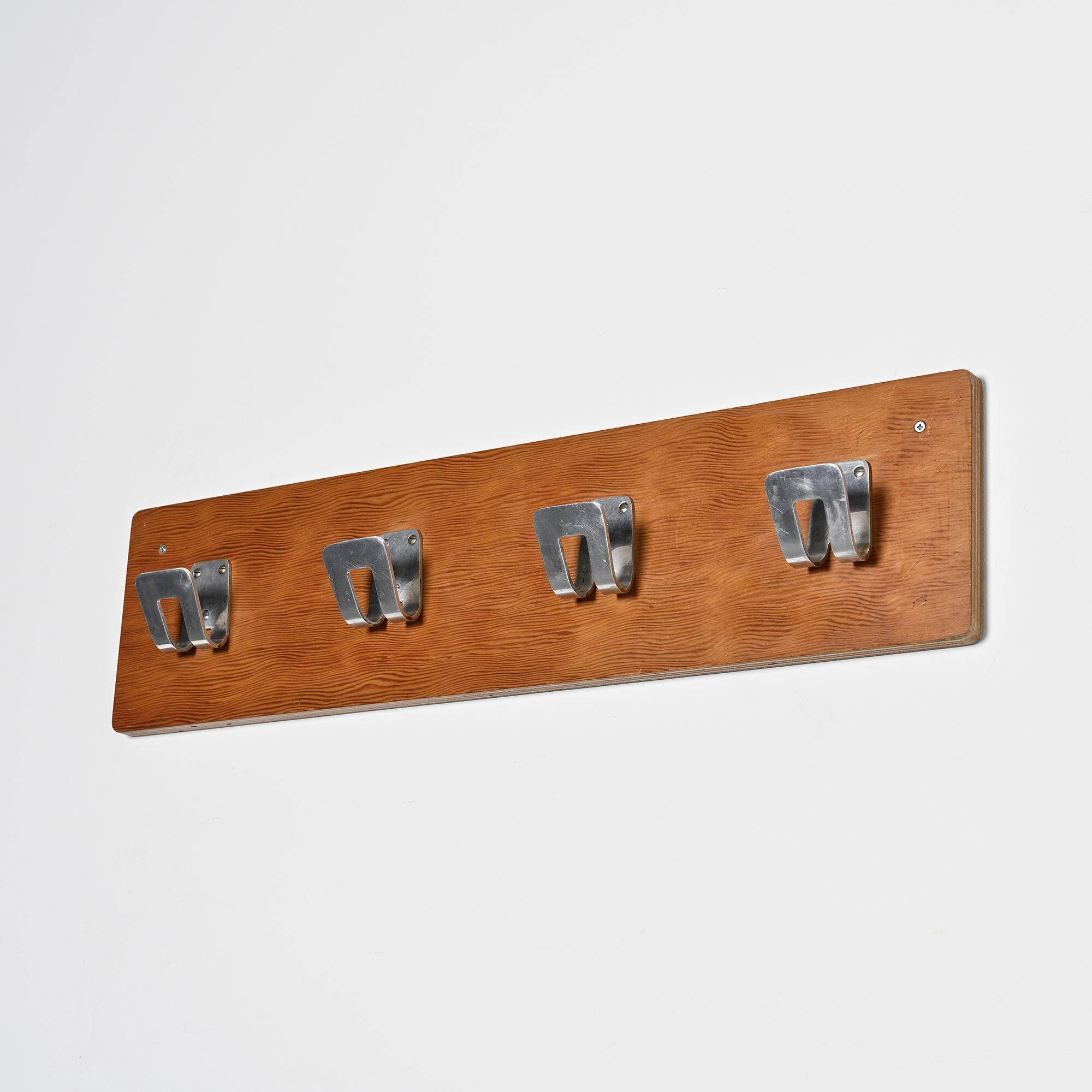 Pierre Guariche: Coat rack for La Plagne, around 1968