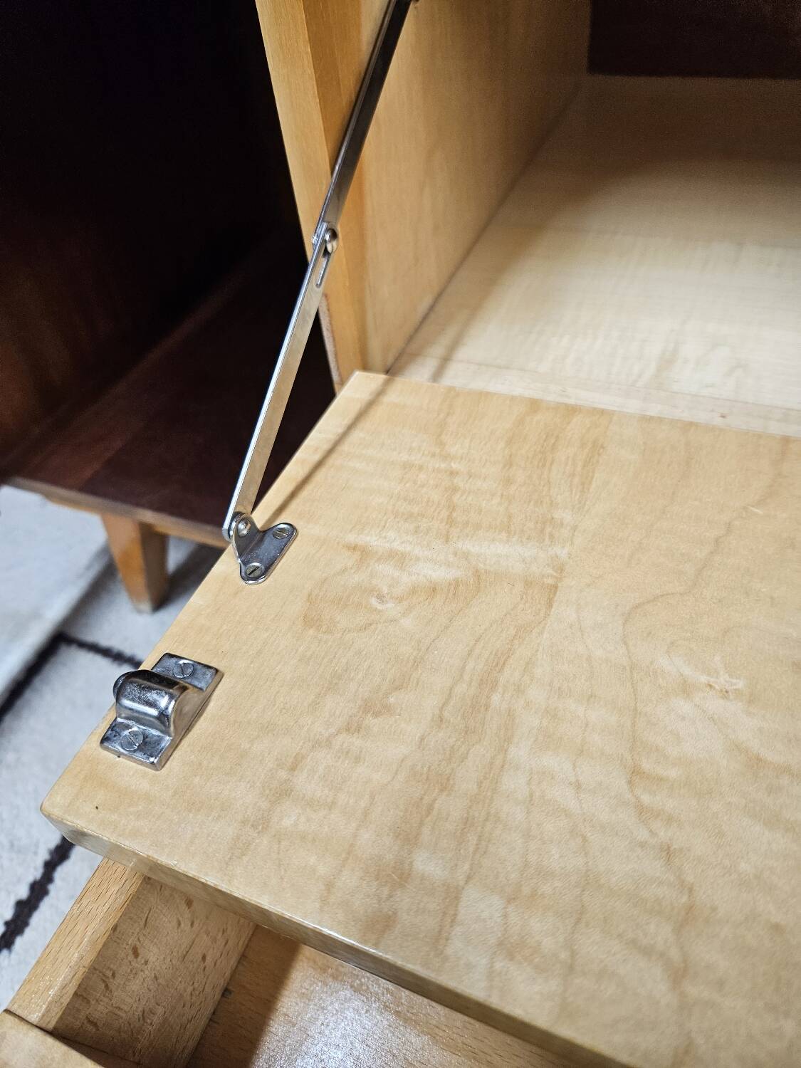 Small vintage sideboard 1960 compass foot