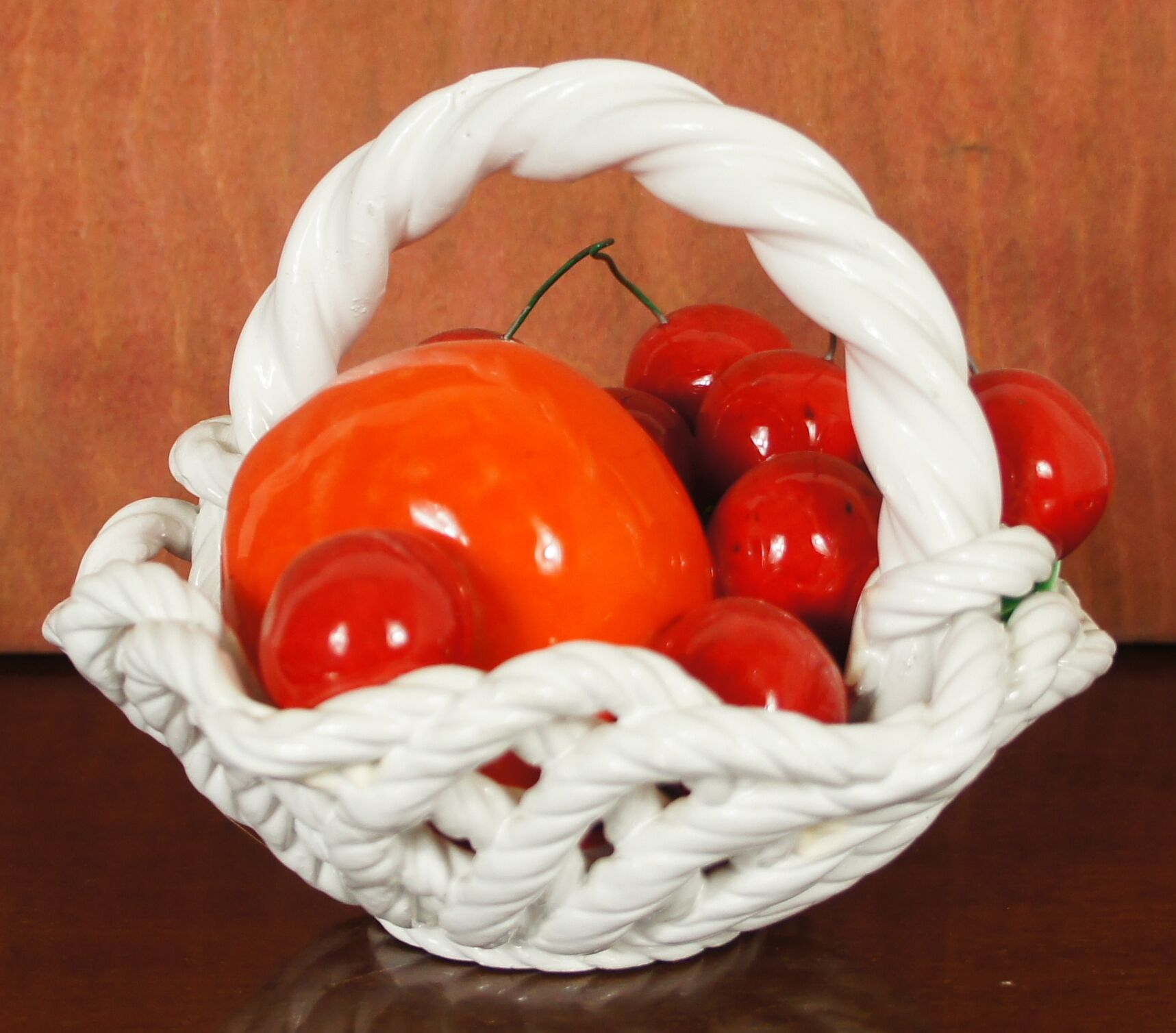 Braided basket of fruit slurry Italy