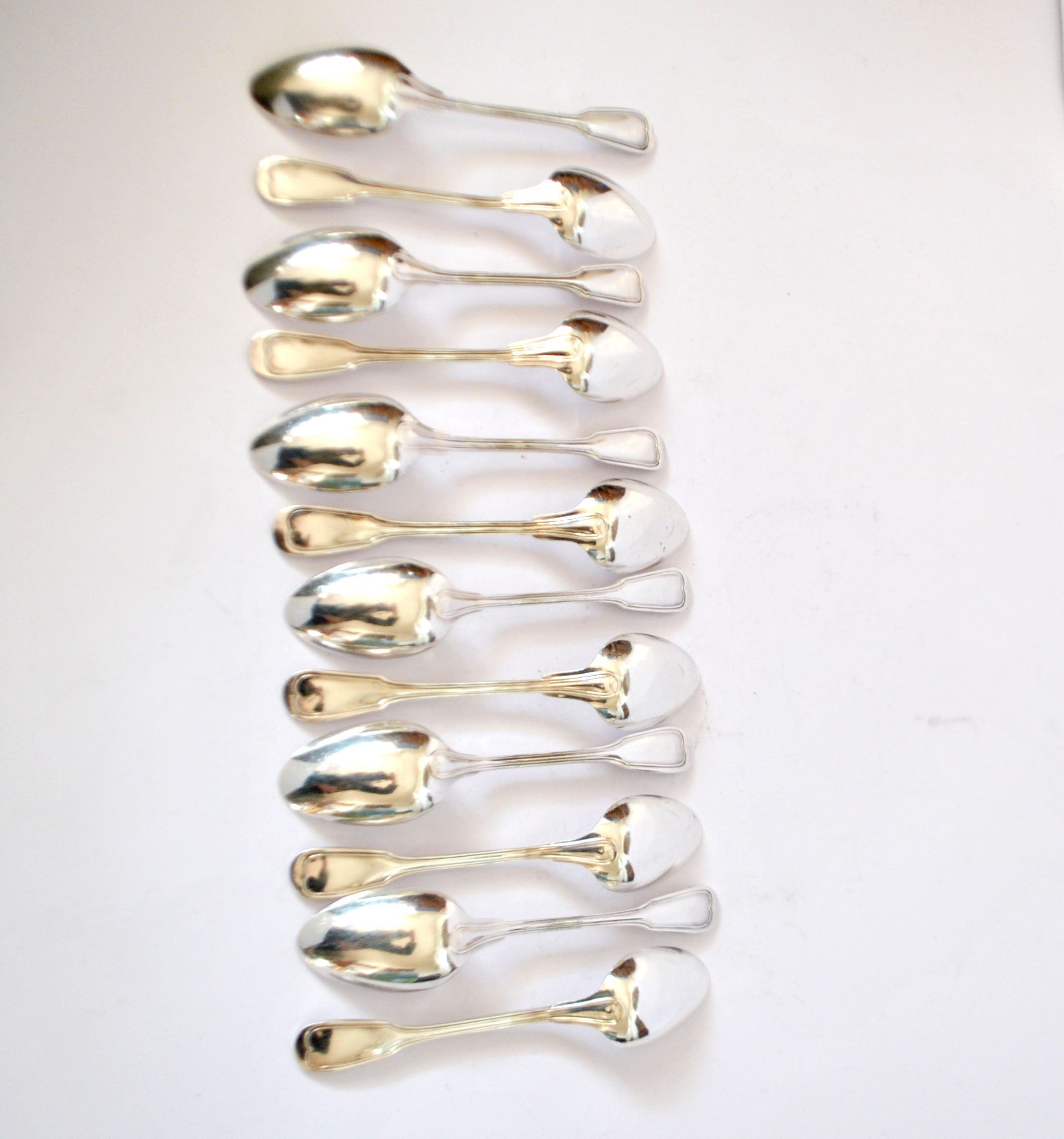 12 cuillères à dessert, café anciennes St Médard modèle filet style Chinon