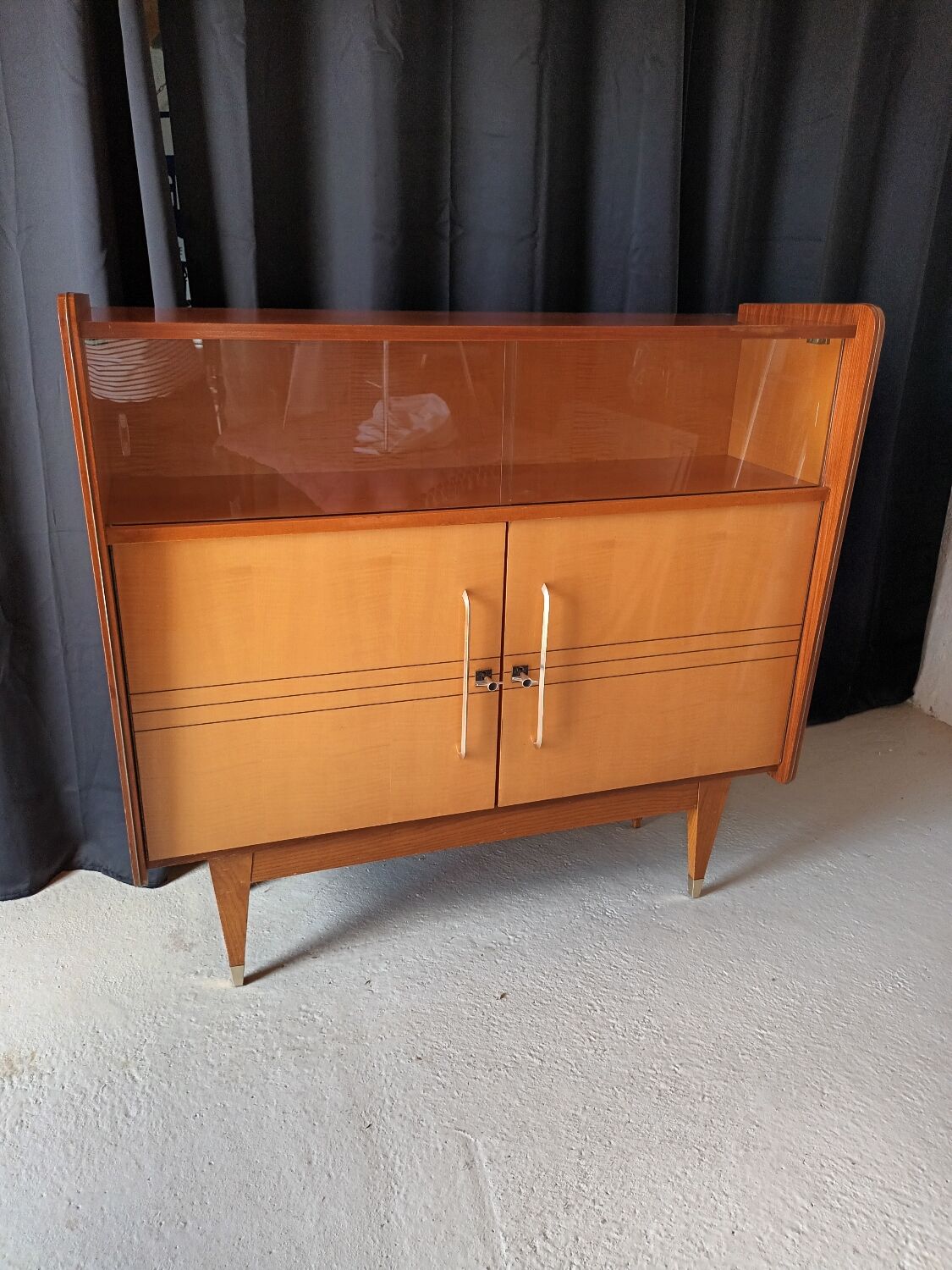 Vintage showcase buffet