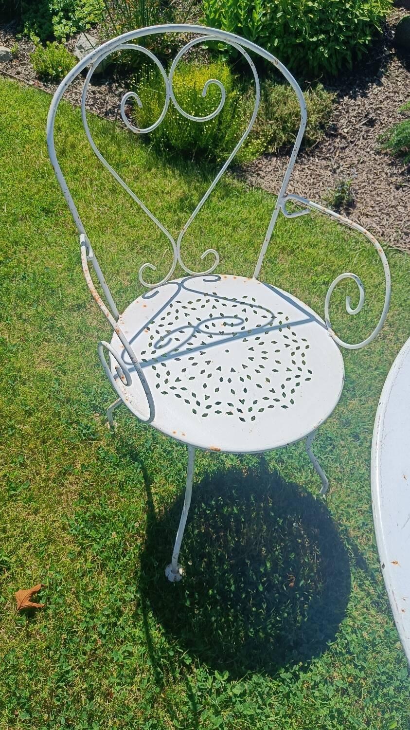White wrought iron garden furniture