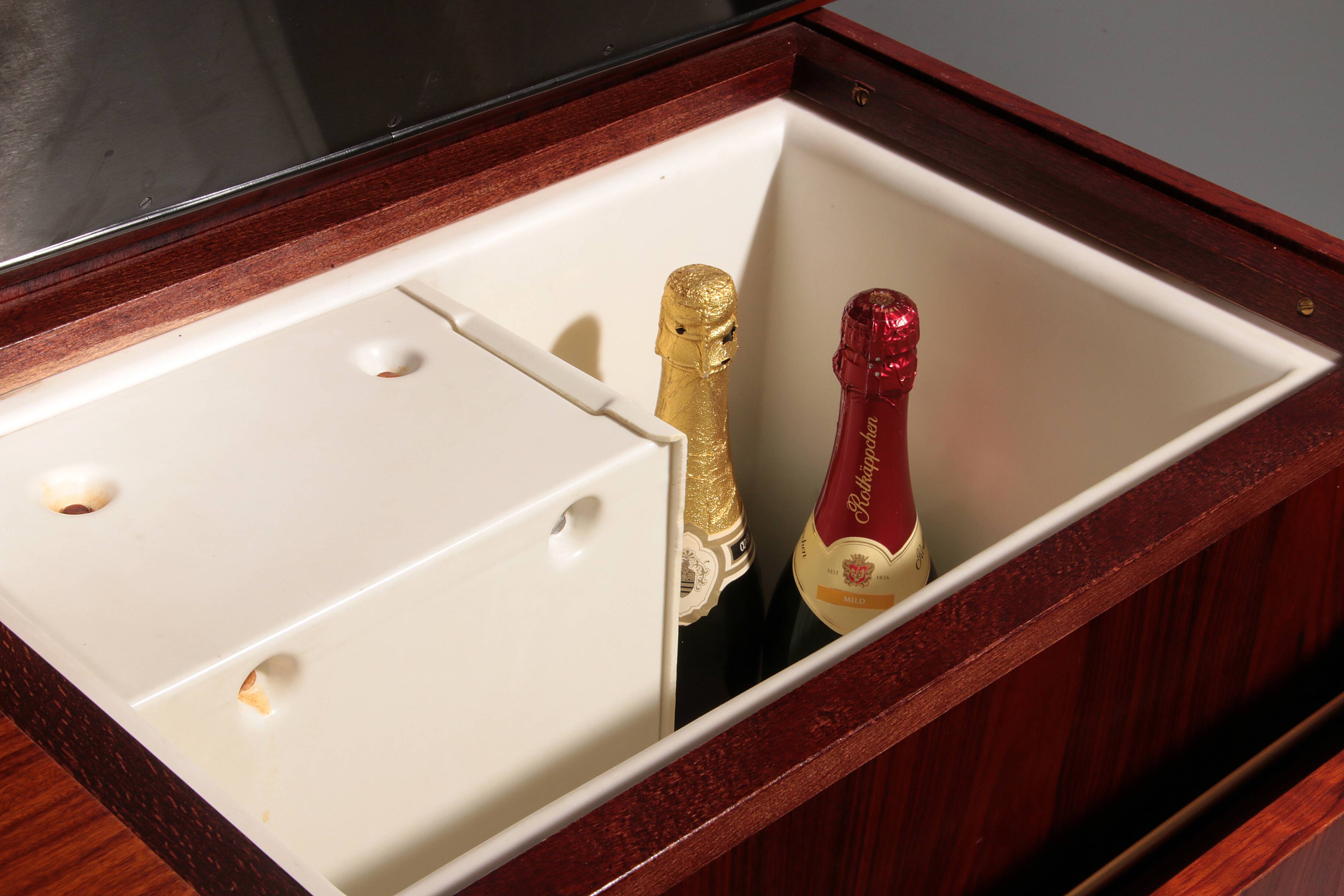 Timeless Scandinavian mini-bar with mid-century charm 1960