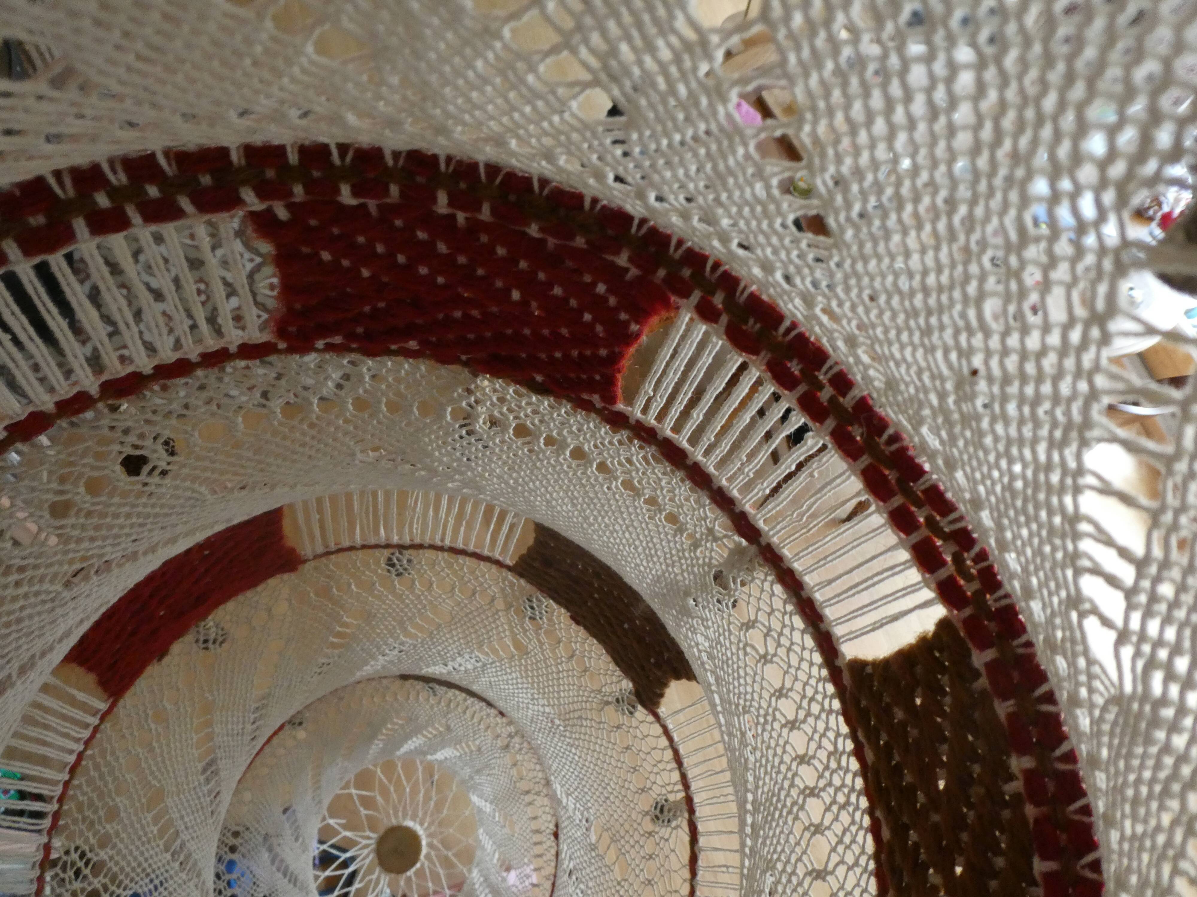 Large vintage macramé pendant lamp in cotton thread and wool, 120 cm.