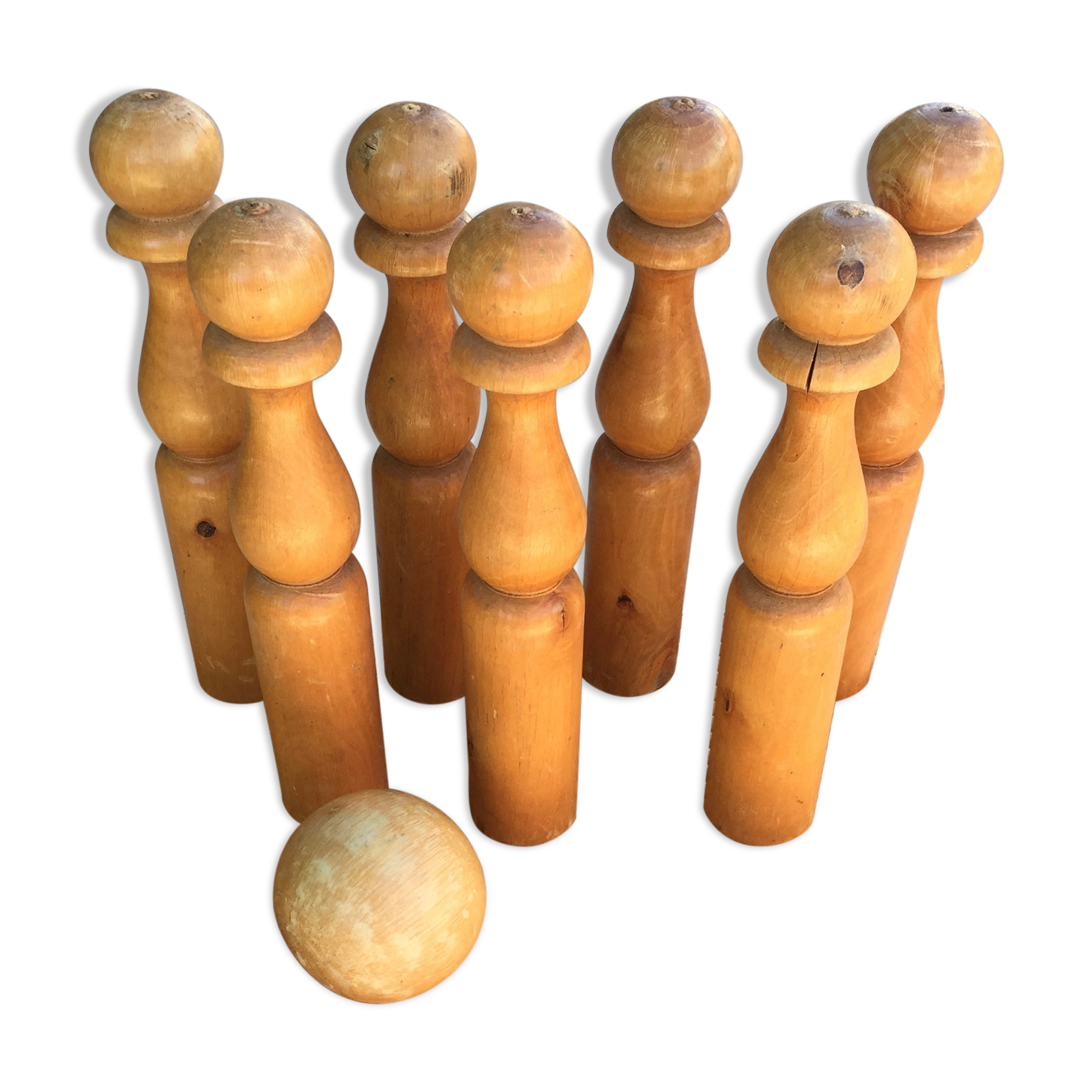 Jeu de 7 quilles en bois avec boule