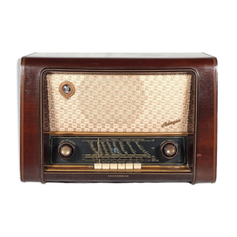 Vintage bluetooth radio: telefunken – adagio 53 w from 1953