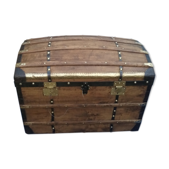 Curved trunk