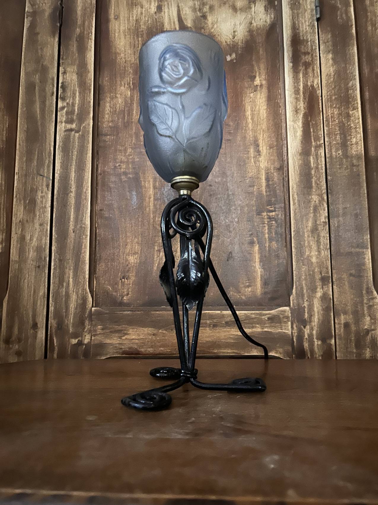Art Deco lamp in blue glass paste with rose decoration – poetic rarity