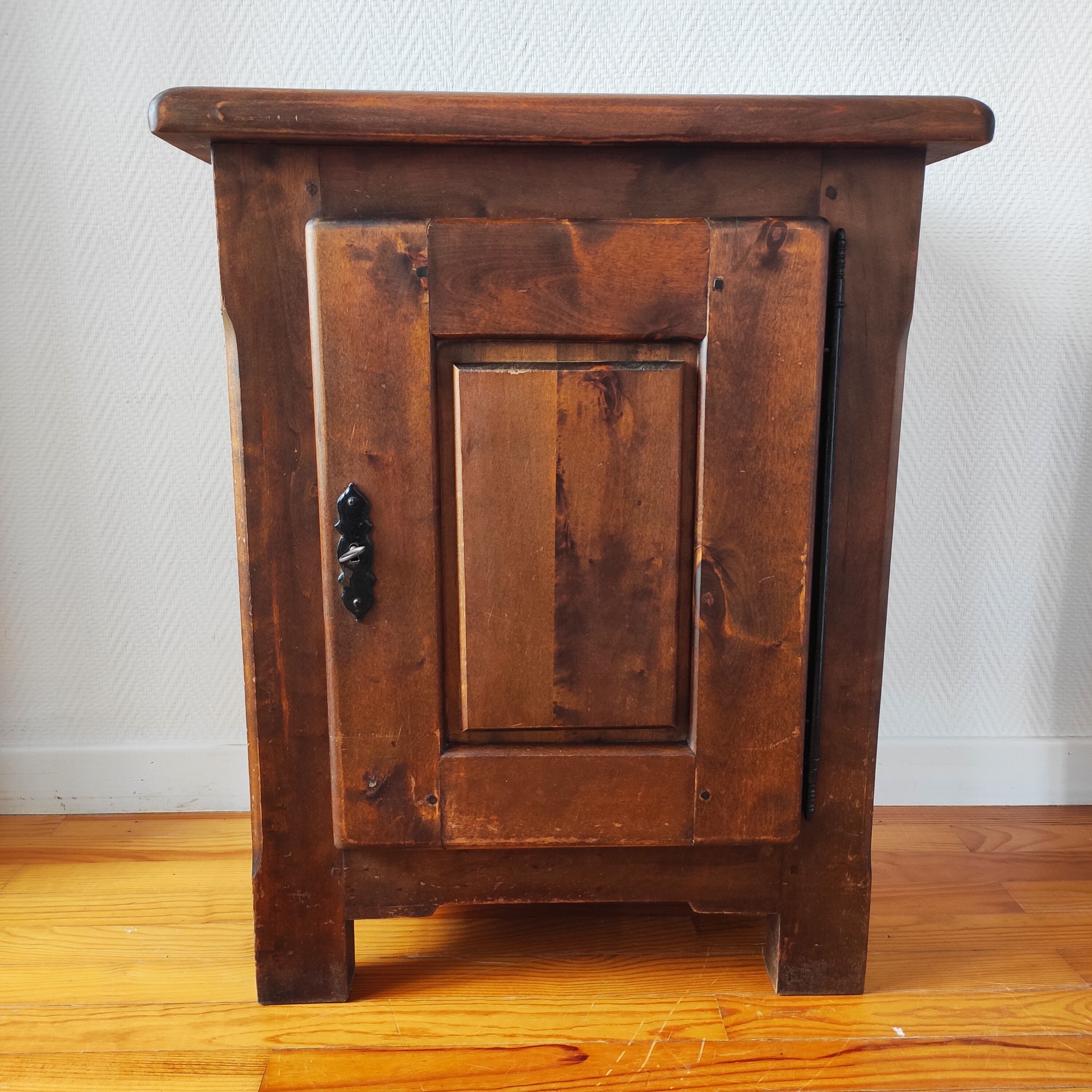 Brutalist jam buffet in solid wood
