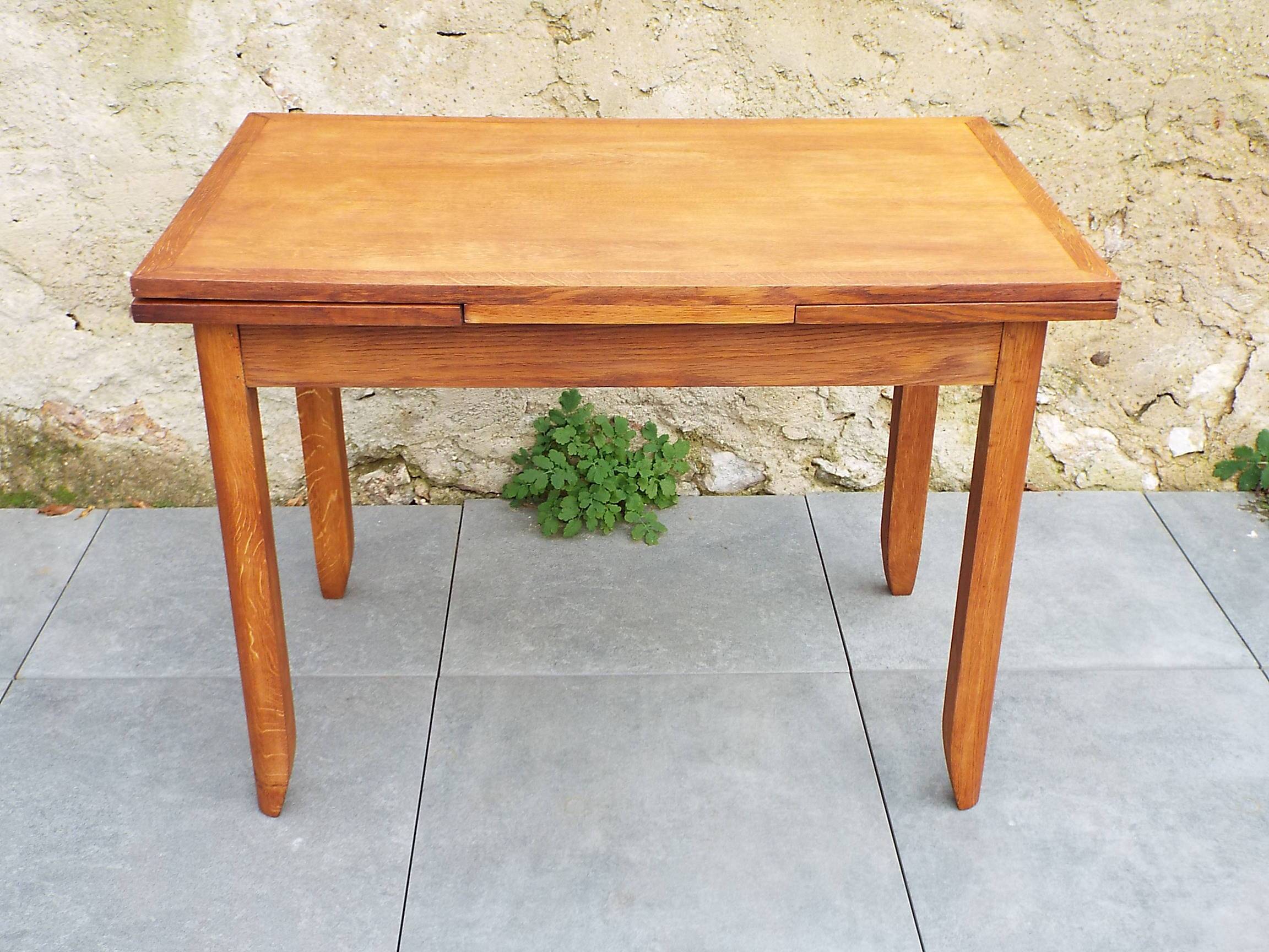 Table style art déco