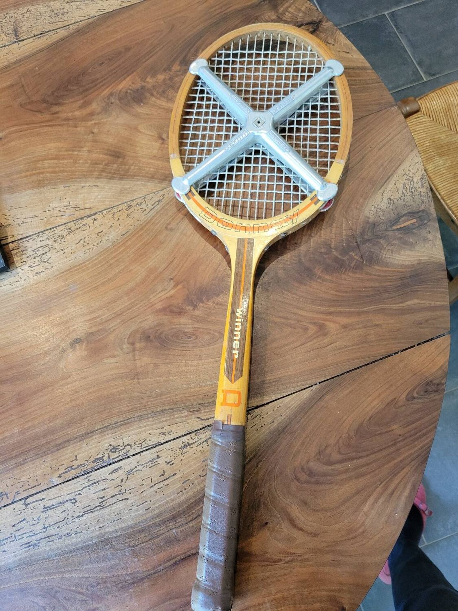 Ancienne raquette de tennis Donnay