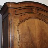 Louis XV bonnetière in walnut from the late 18th century
