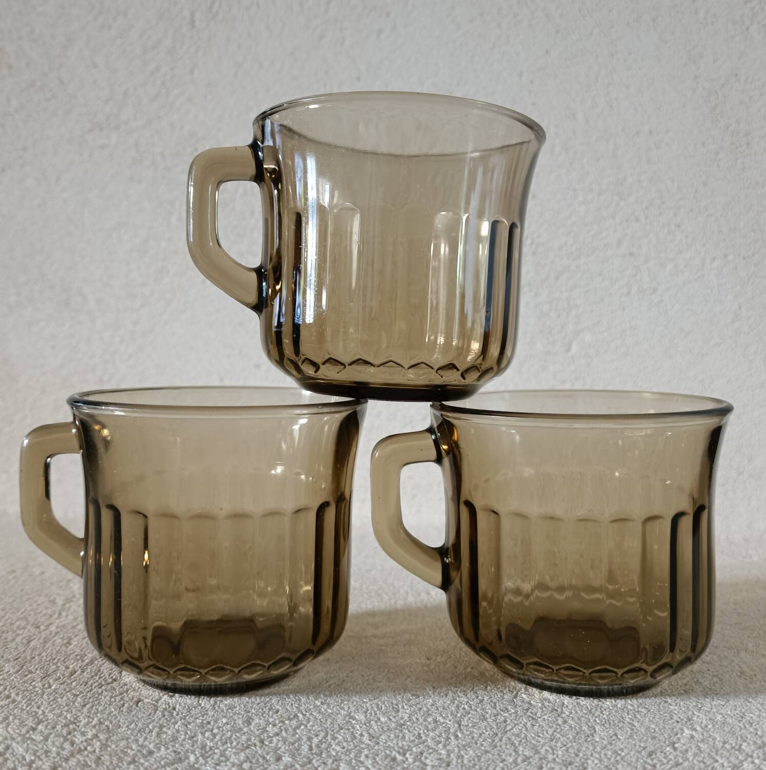 3 smoked glass cups